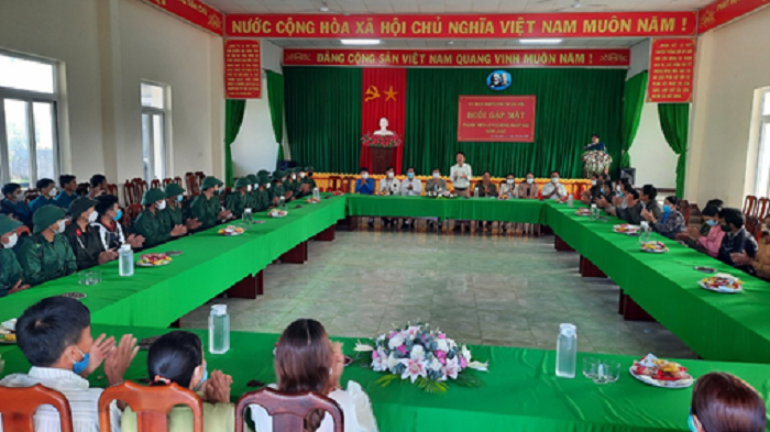 Xã Ea Ral gặp mặt thanh niên lên đường nhập ngũ năm 2022